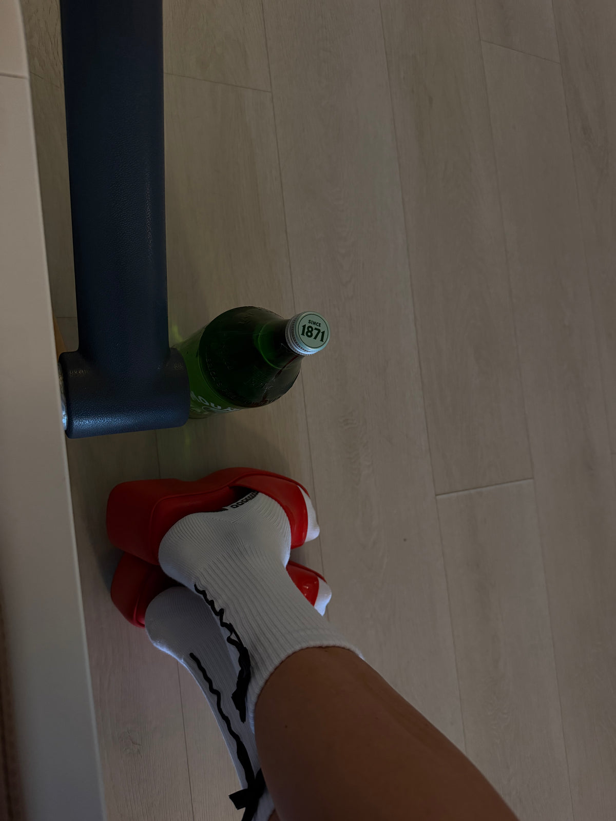 bow down, pin-up pilates socks